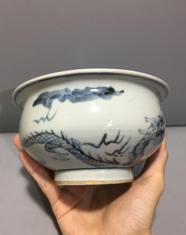 古玩陶瓷清代龍紋圈足爐拍賣,當前價格3000元