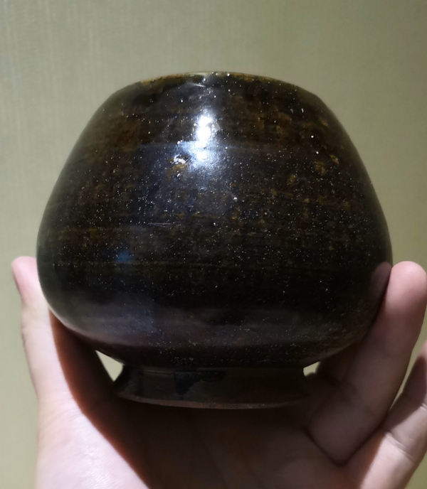 古玩陶瓷耀州窯系醬釉雞心罐拍賣,當(dāng)前價格5000元