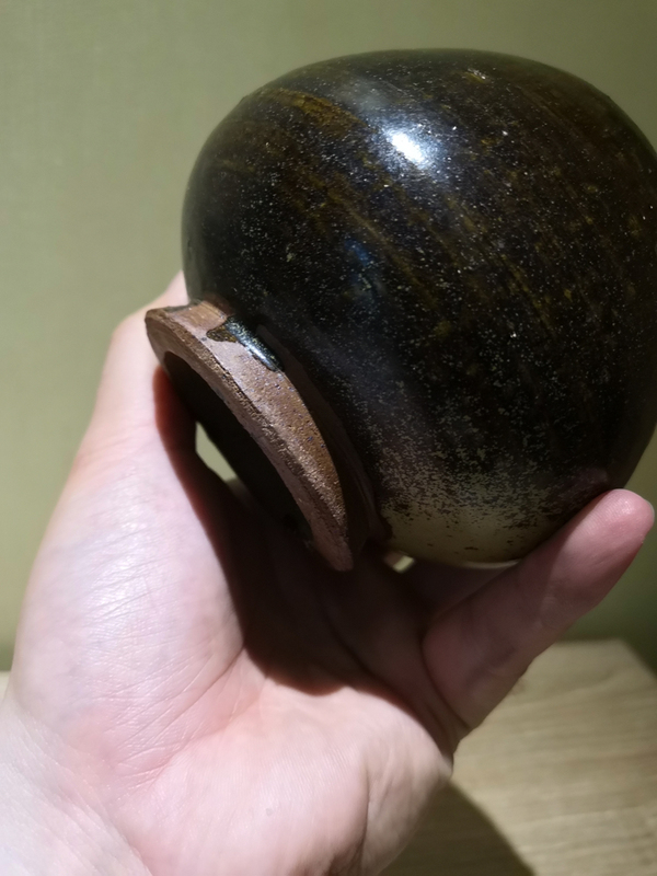 古玩陶瓷耀州窯系醬釉雞心罐拍賣,當(dāng)前價格5000元