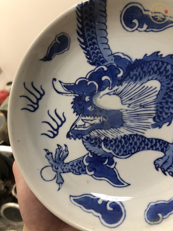 古玩陶瓷龍紋青花盤真品鑒賞圖