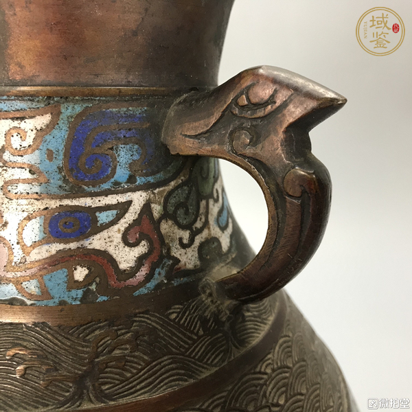 古玩陶瓷景泰藍(lán)饕餮紋瓶真品鑒賞圖