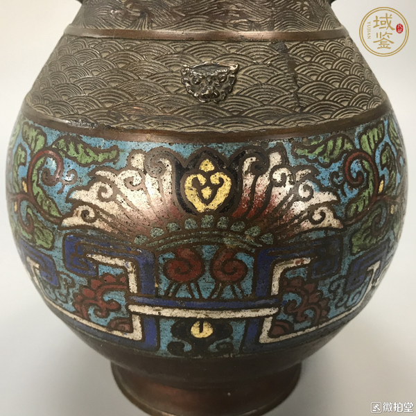 古玩陶瓷景泰藍(lán)饕餮紋瓶真品鑒賞圖