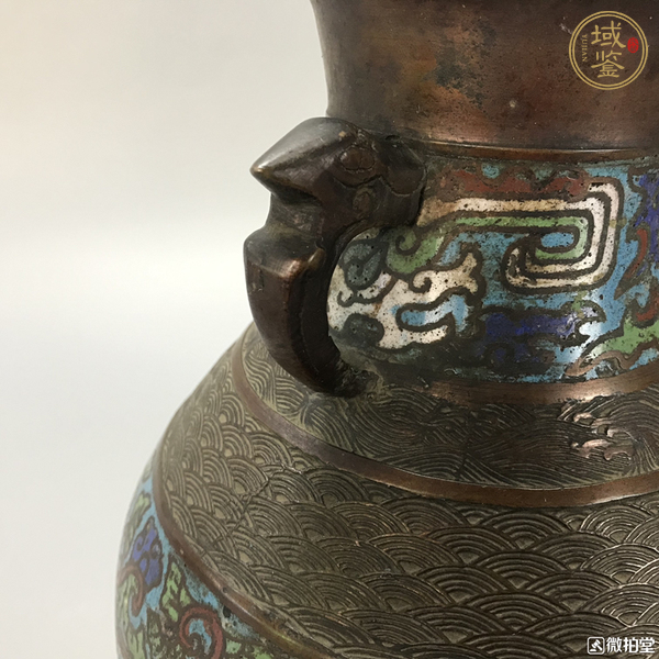 古玩陶瓷景泰藍(lán)饕餮紋瓶真品鑒賞圖