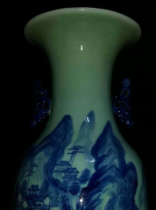 古玩陶瓷清代山水紋青花雙耳撇口瓶拍賣,當前價格2200元