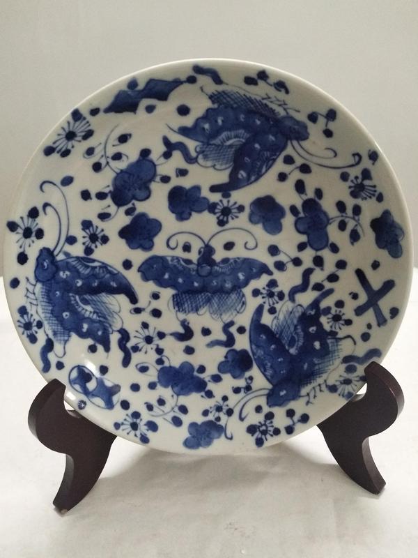 古玩陶瓷清末民國(guó)青花蝴蝶花卉紋盤拍賣，當(dāng)前價(jià)格1200元