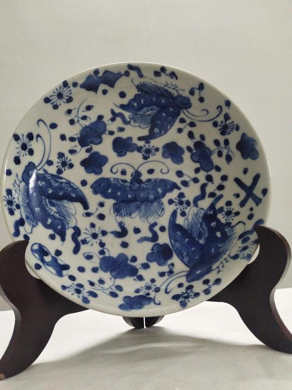 古玩陶瓷清末民國(guó)青花蝴蝶花卉紋盤拍賣，當(dāng)前價(jià)格1200元