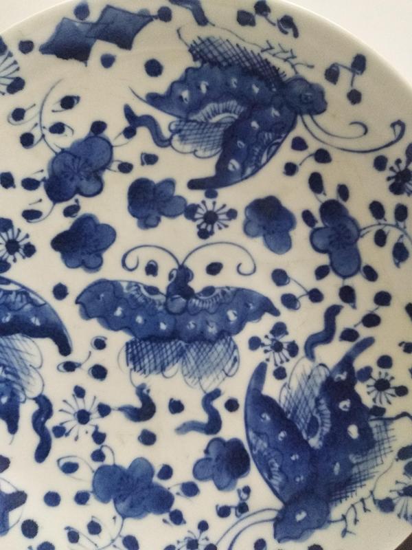 古玩轉(zhuǎn)賣清末民國(guó)青花蝴蝶花卉紋盤拍賣，當(dāng)前價(jià)格999元