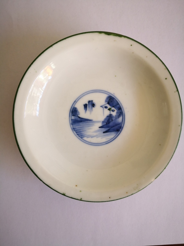 古玩轉(zhuǎn)賣清代青花山水紋綠釉盤拍賣，當(dāng)前價(jià)格90元