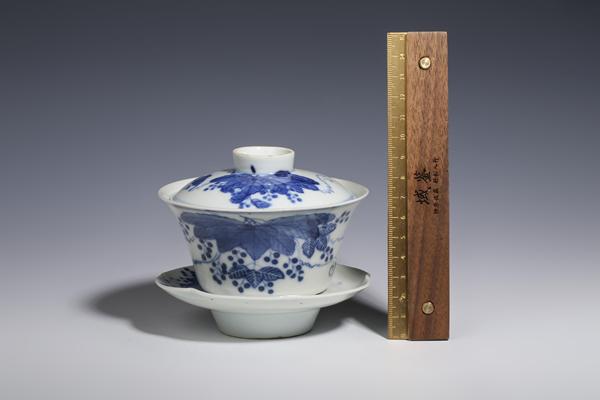 古玩陶瓷晚清民國(guó)·青花葡萄紋蓋碗一套拍賣，當(dāng)前價(jià)格1589元