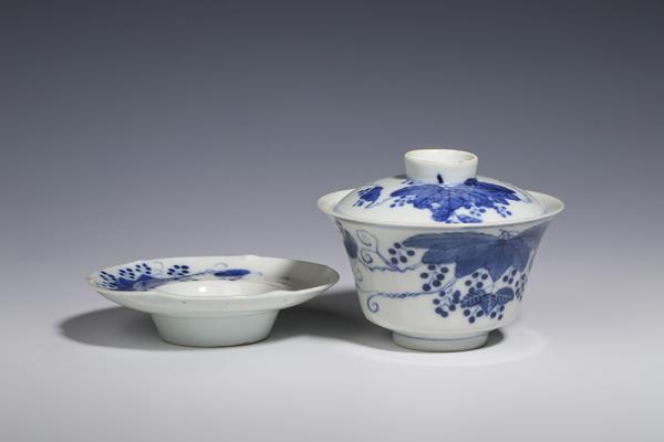 古玩陶瓷晚清民國(guó)·青花葡萄紋蓋碗一套拍賣，當(dāng)前價(jià)格1589元