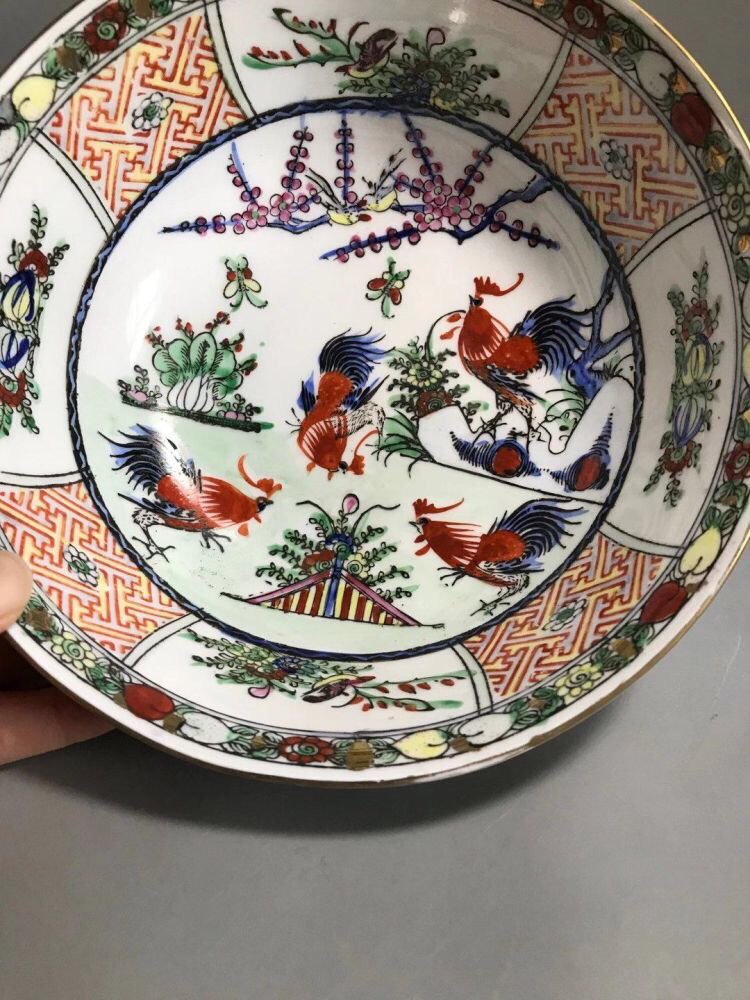 域鉴古玩】“大清乾隆年制”官窑款大鸡图广彩大碗拍卖价格/图片/值