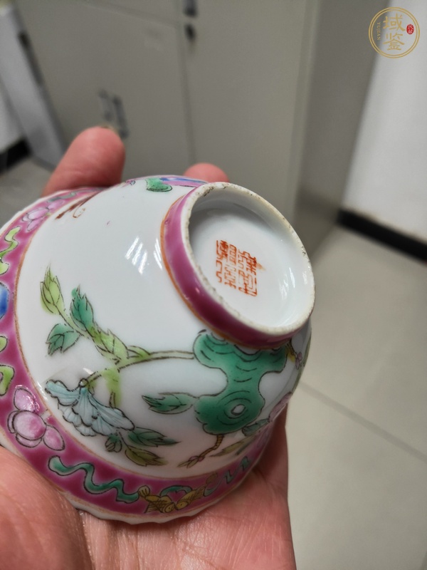 古玩陶瓷粉彩花卉鳳紋葵口茶碗真品鑒賞圖