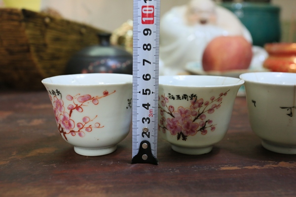 古玩陶瓷粉彩梅花紋杯3個(gè)拍賣，當(dāng)前價(jià)格138元