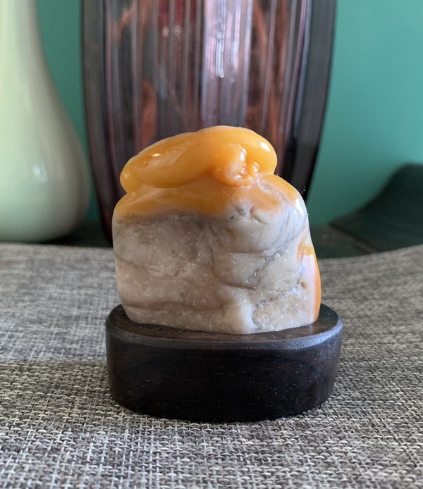 古玩雜項(xiàng)壽山溪田黃石拍賣,當(dāng)前價(jià)格3199元
