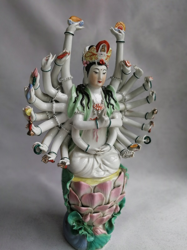 古玩陶瓷千手觀音拍賣,當前價格1580元