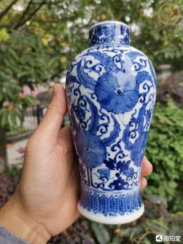 古玩陶瓷青花花卉紋瓶真品鑒賞圖