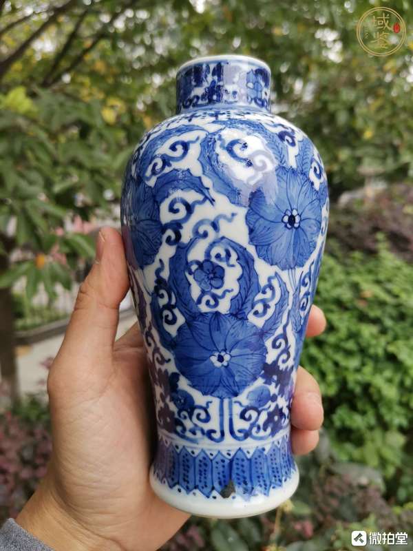 古玩陶瓷青花花卉紋瓶真品鑒賞圖