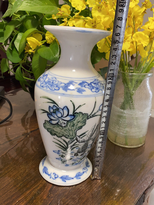古玩陶瓷釉下五彩蓮池金魚紋瓶拍賣，當前價格1800元