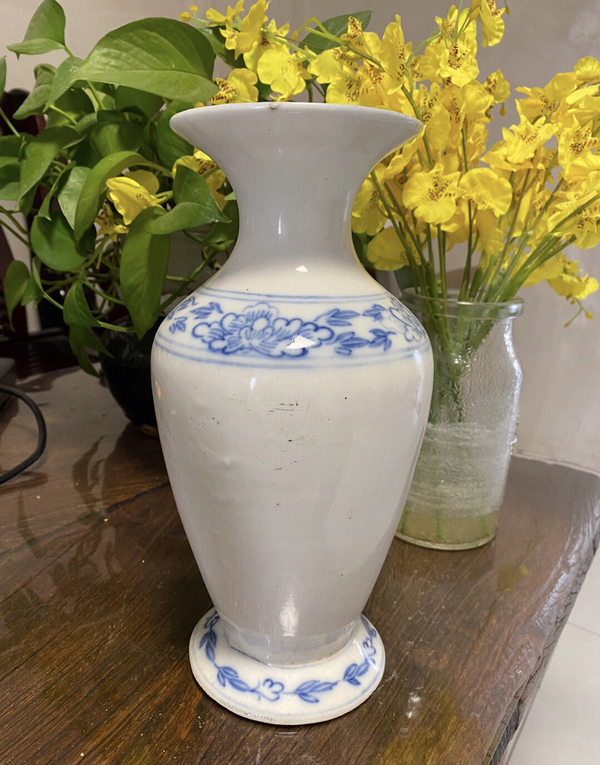 古玩陶瓷釉下五彩蓮池金魚紋瓶拍賣，當前價格1800元