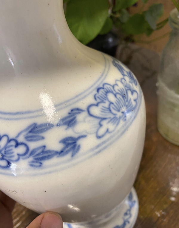 古玩陶瓷釉下五彩蓮池金魚紋瓶拍賣，當前價格1800元
