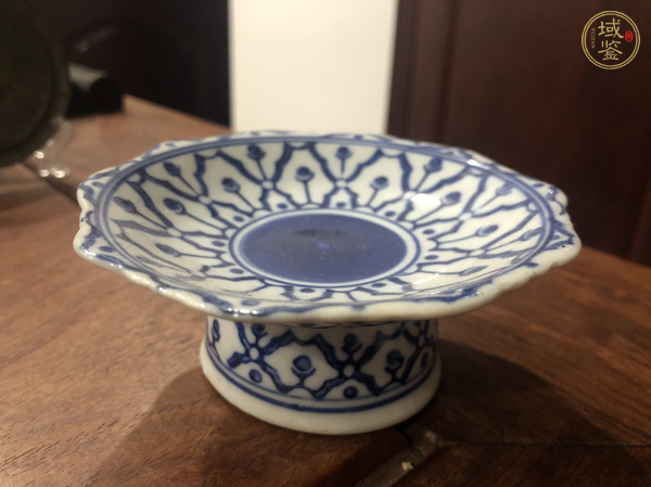古玩陶瓷創匯·青花花卉紋小高足盤真品鑒賞圖