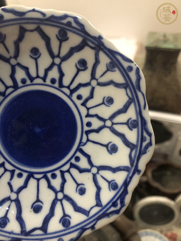 古玩陶瓷創匯·青花花卉紋小高足盤真品鑒賞圖