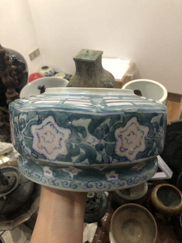 古玩陶瓷花卉紋蓋罐(精品)拍賣,當前價格299元