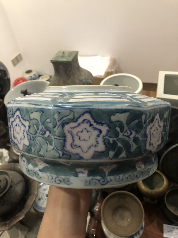 古玩陶瓷花卉紋蓋罐(精品)拍賣,當前價格299元