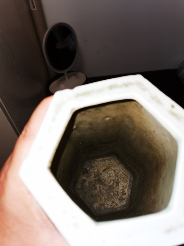 古玩陶瓷《官窯之家》青花鳳凰牡丹花卉紋六方帽筒拍賣，當(dāng)前價(jià)格2800元