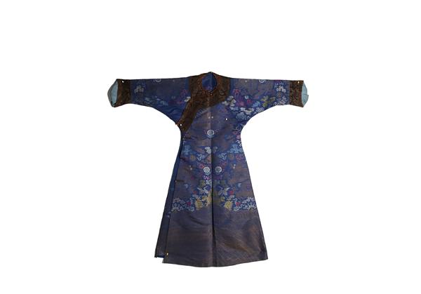 古玩雜項藍(lán)地緙絲云龍紋吉服袍拍賣，當(dāng)前價格55000元