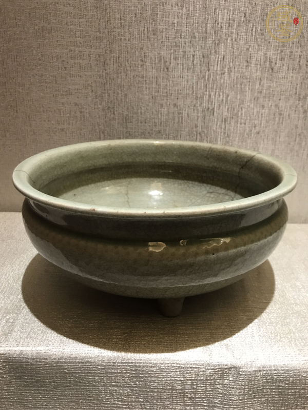 古玩陶瓷青釉香爐真品鑒賞圖