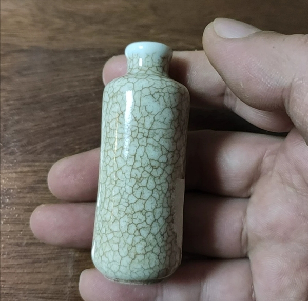 古玩陶瓷清晚期哥釉鼻煙壺拍賣,當(dāng)前價(jià)格2888元