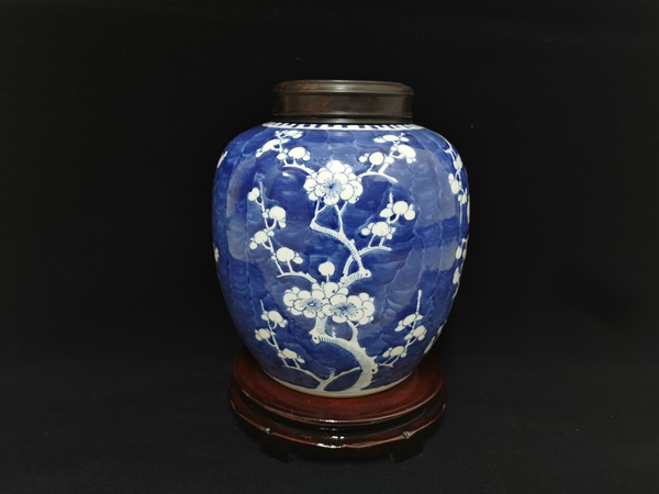 古玩陶瓷點擊頭像看更多   超大號梅紋青花罐拍賣，當(dāng)前價格1800元