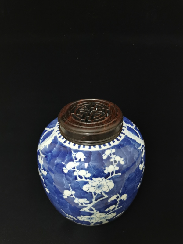 古玩陶瓷點擊頭像看更多   超大號梅紋青花罐拍賣，當(dāng)前價格1800元