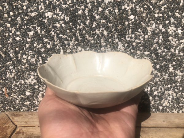 古玩陶瓷宋.邢窯青白瓷花口盤(pán)拍賣(mài),當(dāng)前價(jià)格12000元