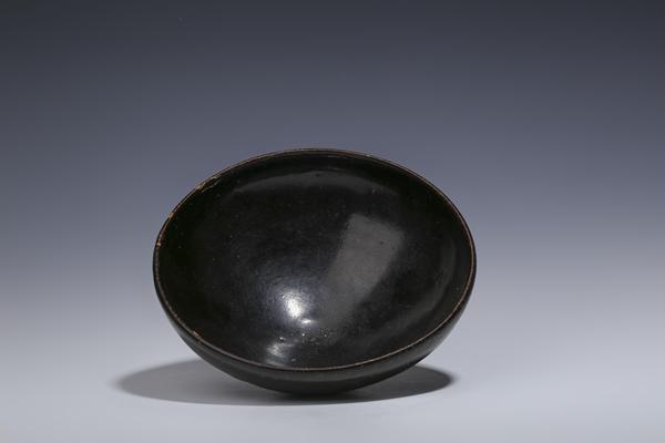 古玩陶瓷宋元·耀州窯窯變黑釉點彩碗拍賣,當(dāng)前價格5666元