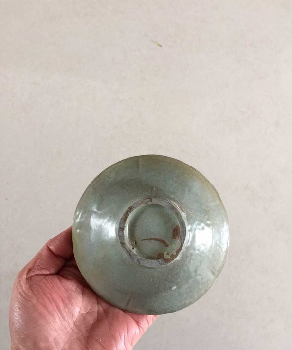 古玩陶瓷五代十國越窯系青瓷花口盞拍賣,當前價格2200元
