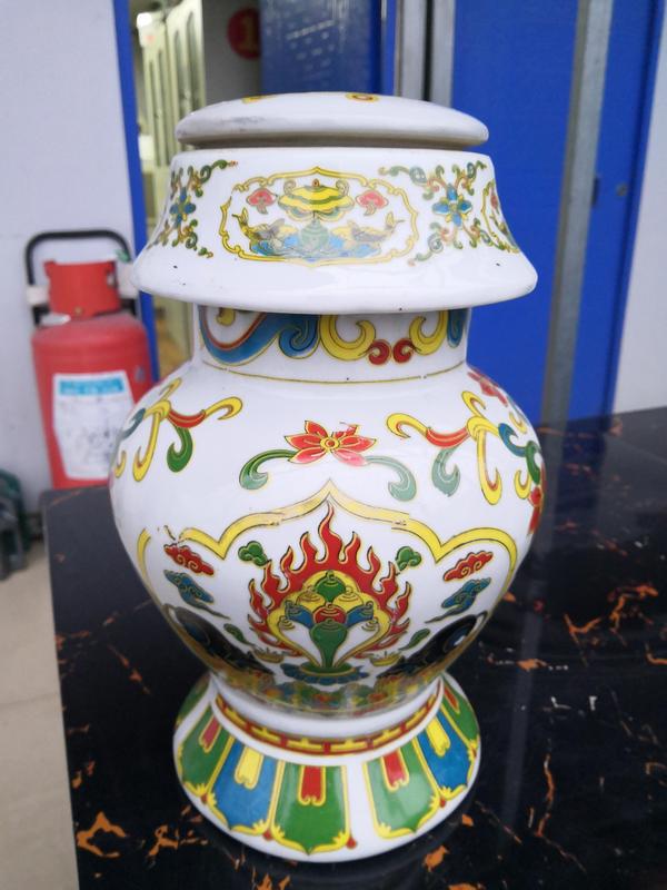 古玩陶瓷貼花蓋罐拍賣,當(dāng)前價格300元