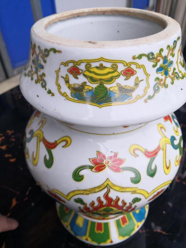 古玩陶瓷貼花蓋罐拍賣,當(dāng)前價格300元