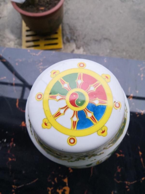古玩陶瓷貼花蓋罐拍賣,當(dāng)前價格300元
