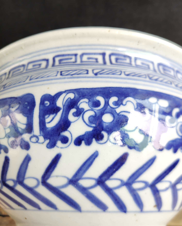 古玩陶瓷清中期靑花夔龍紋香爐拍賣(mài)，當(dāng)前價(jià)格3000元
