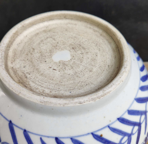 古玩陶瓷清中期靑花夔龍紋香爐拍賣,當前價格3000元