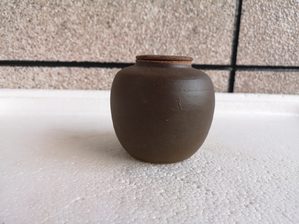 古玩陶瓷醬釉蓋罐拍賣(mài),當(dāng)前價(jià)格345元
