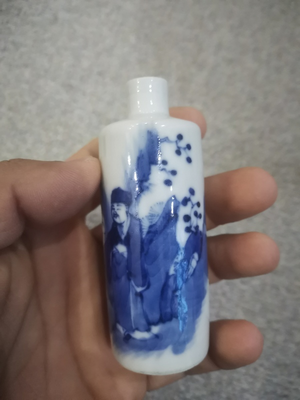 古玩陶瓷青花人物故事紋鼻煙壺拍賣,當(dāng)前價(jià)格4380元