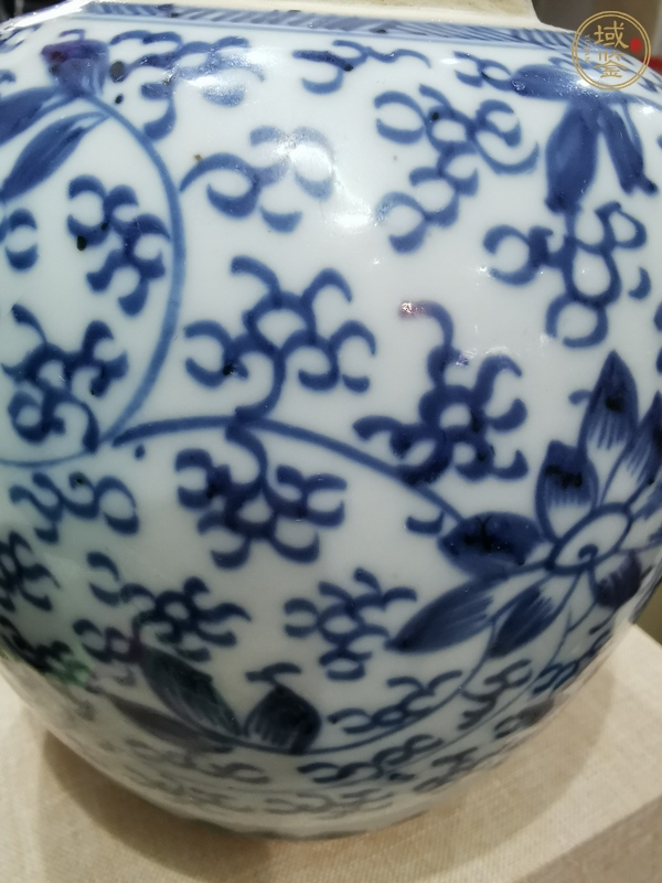 古玩陶瓷花卉紋青花罐真品鑒賞圖