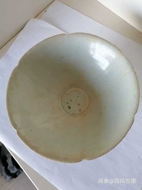 古玩陶瓷宋代湖田六缺出筋花口大碗拍賣,當前價格100元