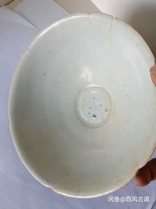 古玩陶瓷宋代湖田六缺出筋花口大碗拍賣,當前價格100元