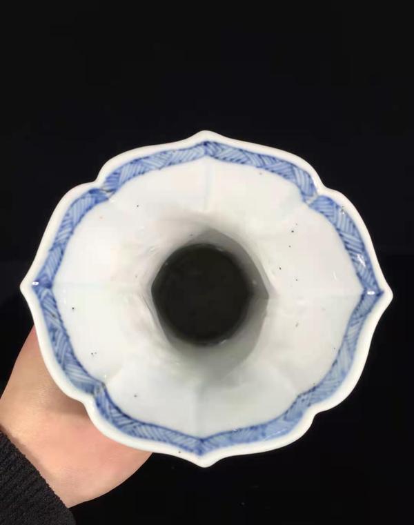 古玩陶瓷康熙寒江獨釣通景山水人物紋花觚拍賣,當前價格28000元