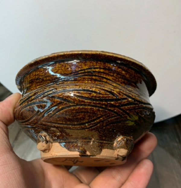古玩陶瓷褐釉劃花香爐拍賣,當前價格1698元