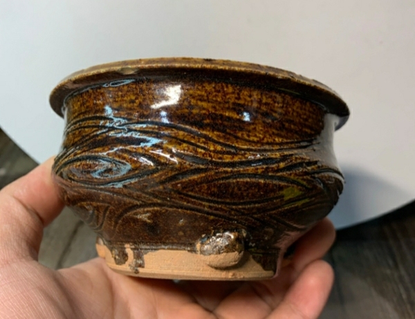 古玩陶瓷褐釉劃花香爐拍賣,當前價格1698元